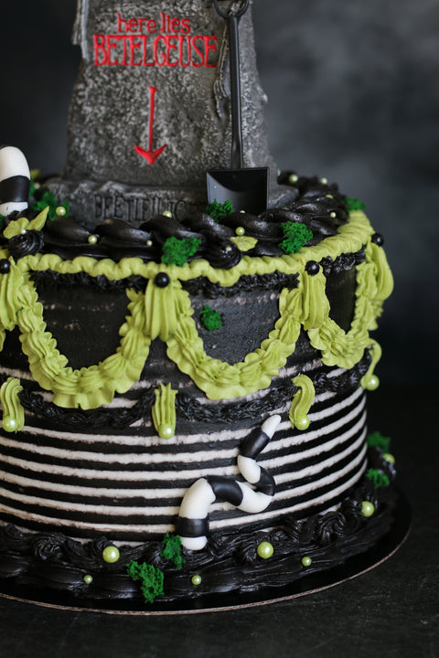 Beetlejuice™ Cake